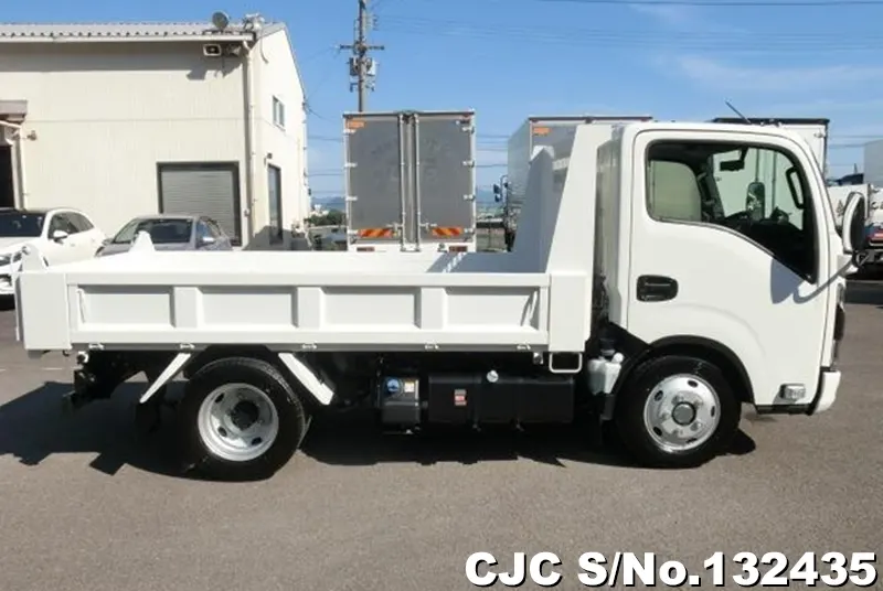 2025 Mazda / Titan Stock No. 132435