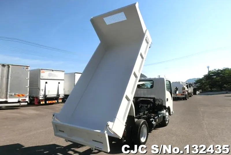 2025 Mazda / Titan Stock No. 132435