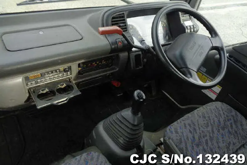 2002 Isuzu / Elf Stock No. 132439