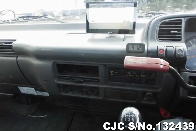 2002 Isuzu / Elf Stock No. 132439