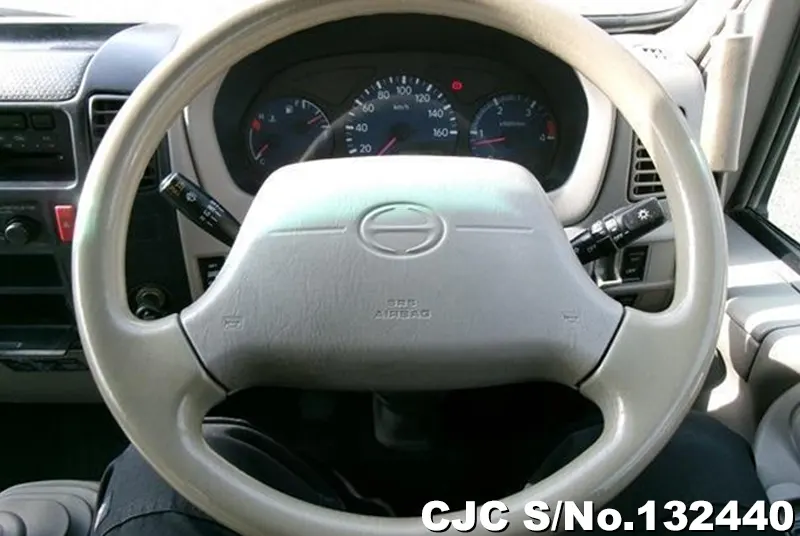 2000 Hino / Dutro Stock No. 132440