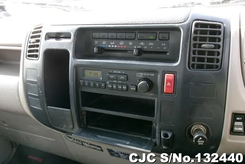 2000 Hino / Dutro Stock No. 132440