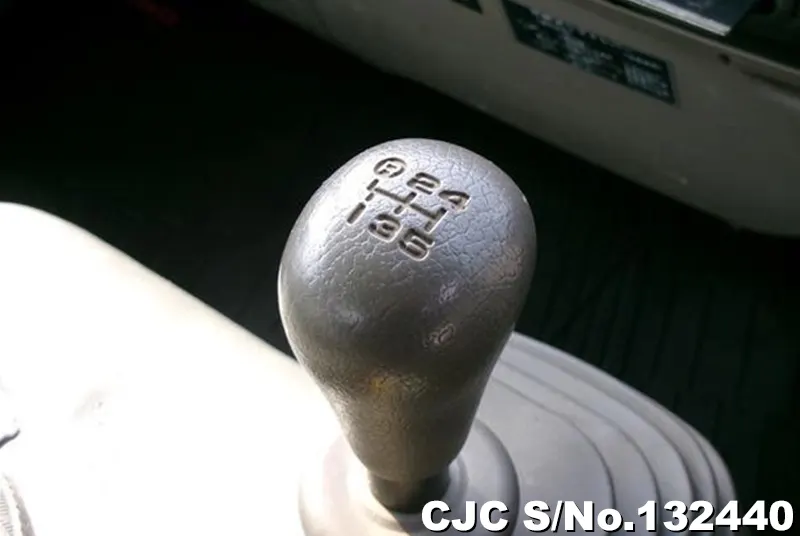 2000 Hino / Dutro Stock No. 132440