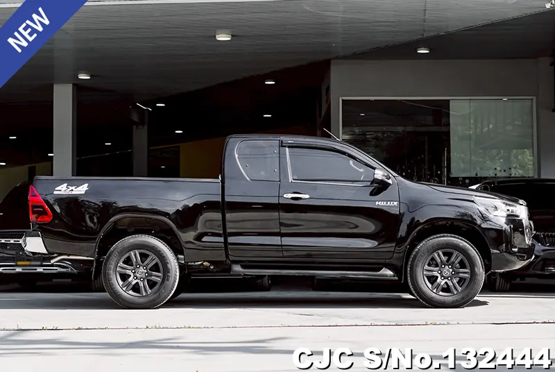 2022 Toyota / Hilux / Revo Stock No. 132444