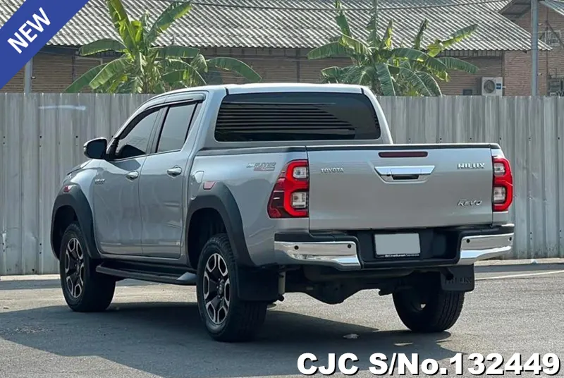 Toyota Hilux in Silver for Sale Image 1