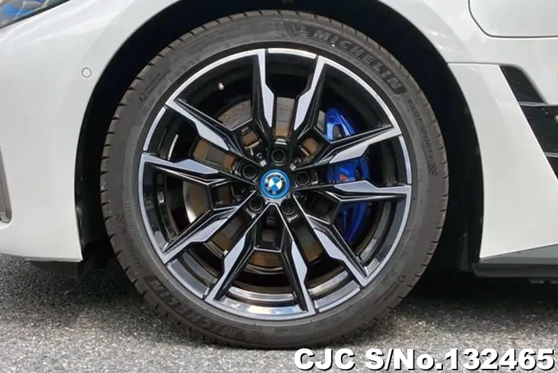 BMW i4 in White for Sale Image 7