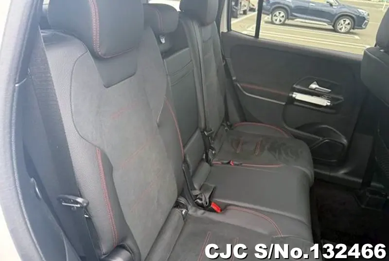 Mercedes Benz GLB Class in White for Sale Image 11