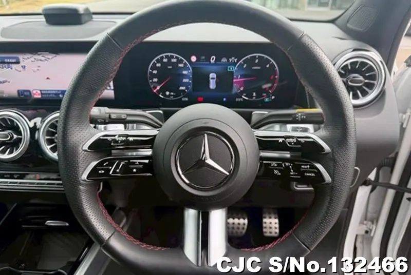 Mercedes Benz GLB Class in White for Sale Image 13