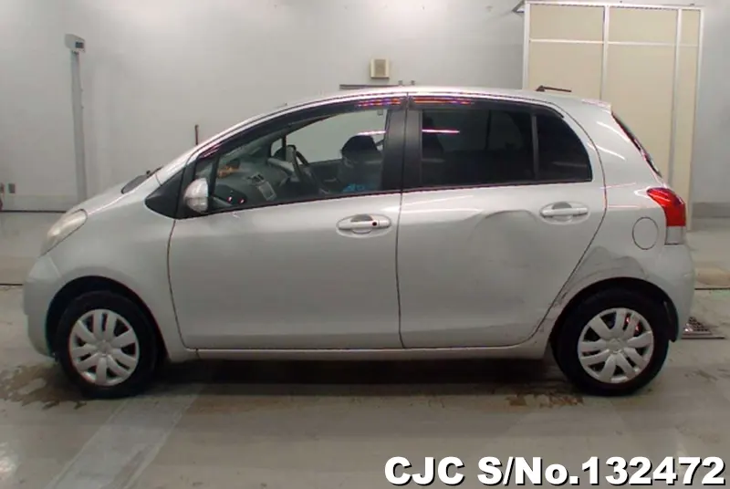 2010 Toyota / Vitz Stock No. 132472