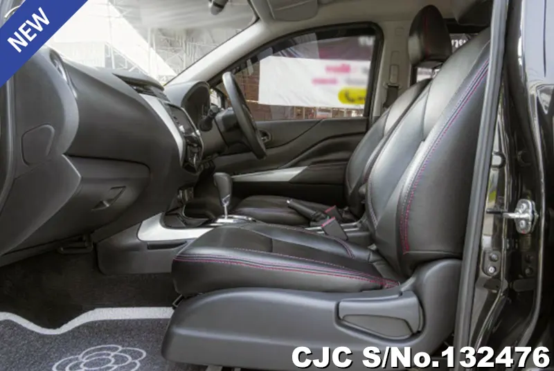 Nissan Navara in Black for Sale Image 6