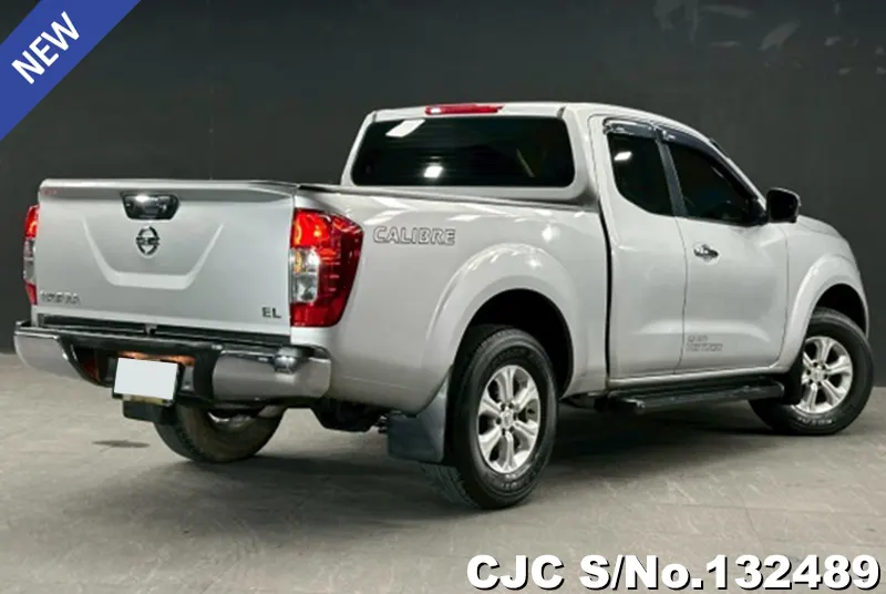 Nissan Navara in Silver for Sale Image 2