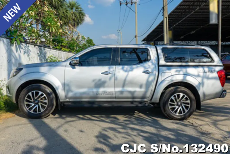 Nissan Navara in Silver for Sale Image 4