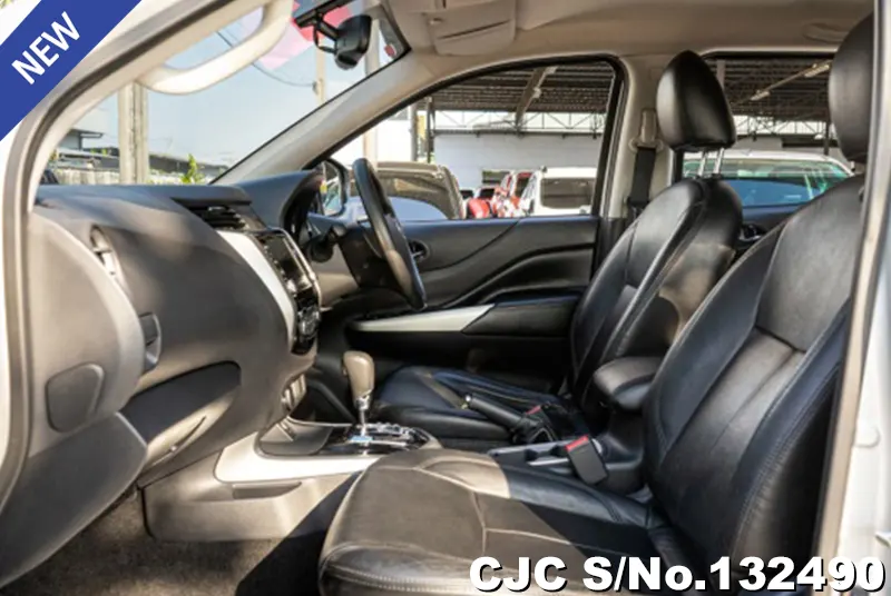 2020 Nissan / Navara Stock No. 132490