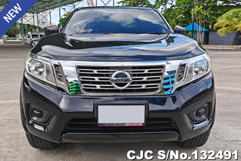 Nissan Navara in Black for Sale Image 4