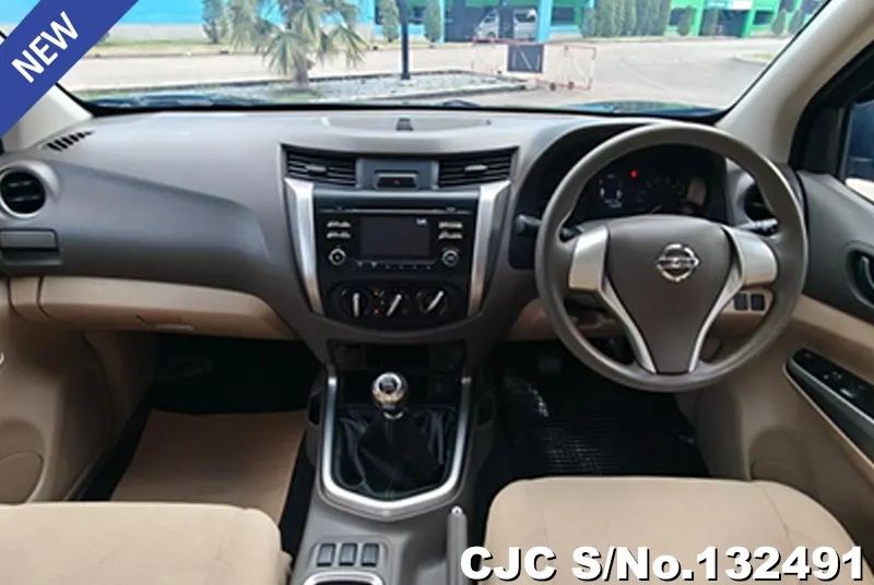 Nissan Navara in Black for Sale Image 8