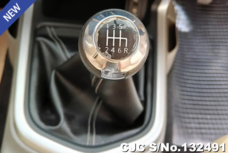 Nissan Navara in Black for Sale Image 10