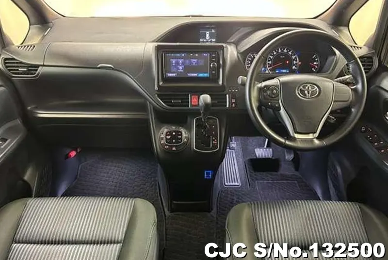 2016 Toyota / Voxy Stock No. 132500