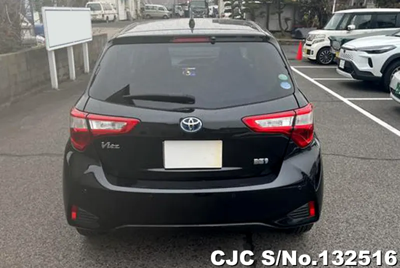 2018 Toyota / Vitz Stock No. 132516