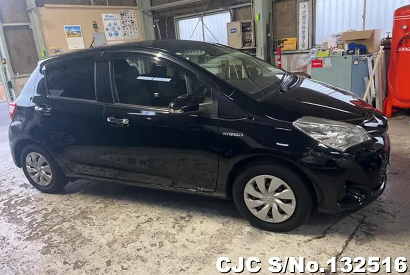 2018 Toyota / Vitz Stock No. 132516