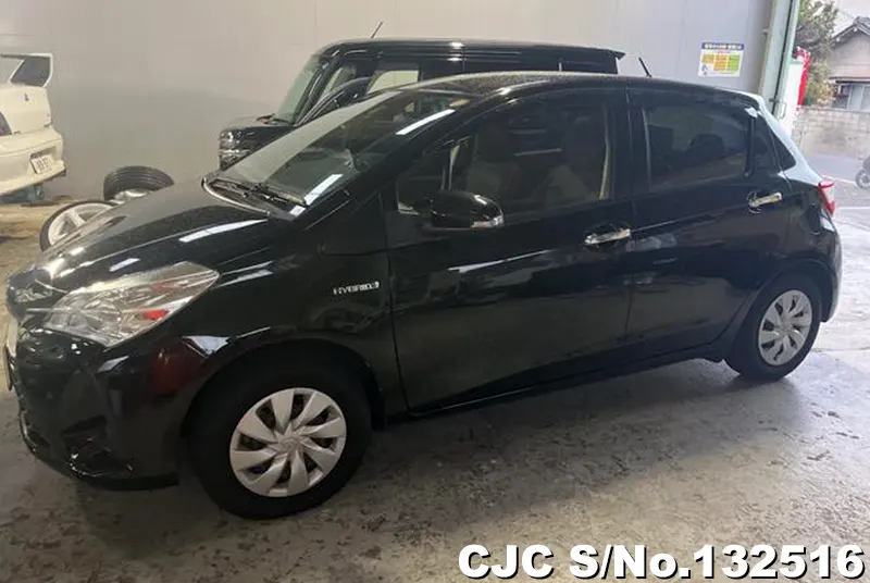 2018 Toyota / Vitz Stock No. 132516