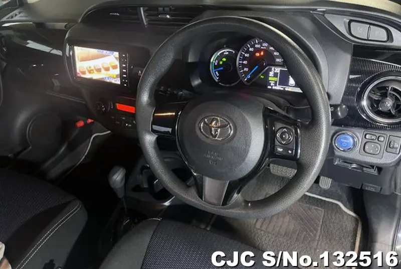 2018 Toyota / Vitz Stock No. 132516