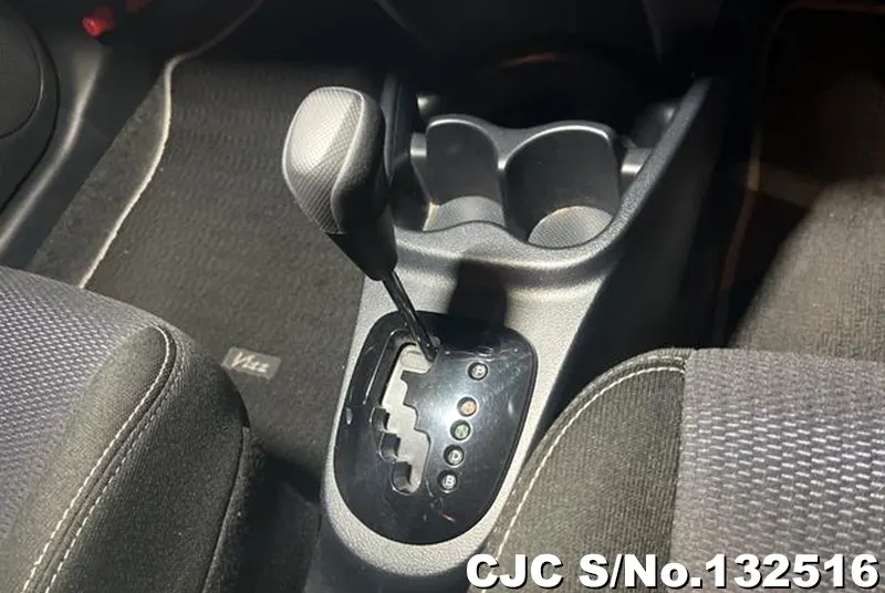 2018 Toyota / Vitz Stock No. 132516