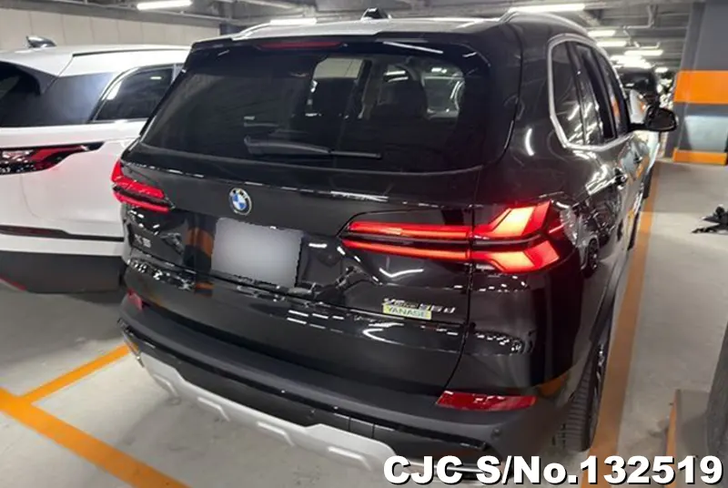 BMW X5 in Black for Sale Image 2