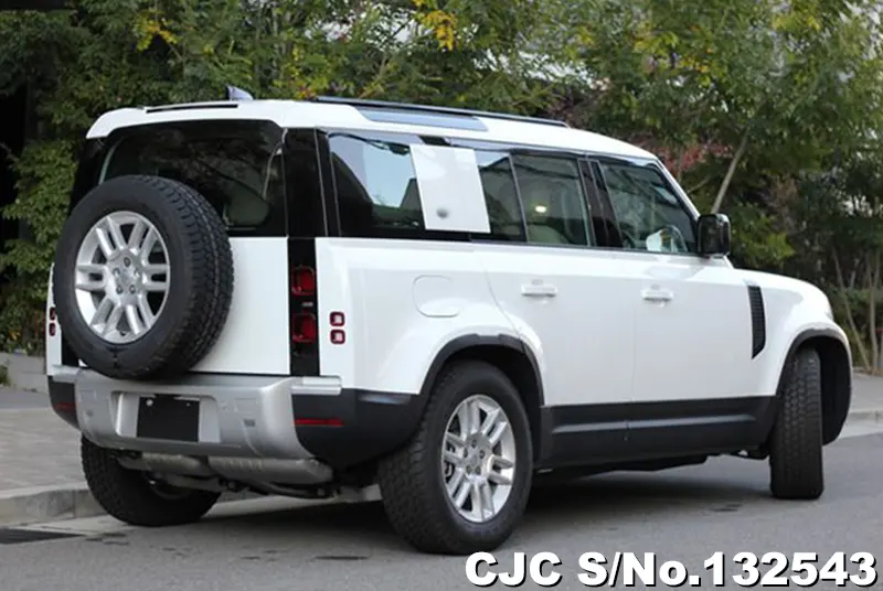 Land Rover Defender in White for Sale Image 2
