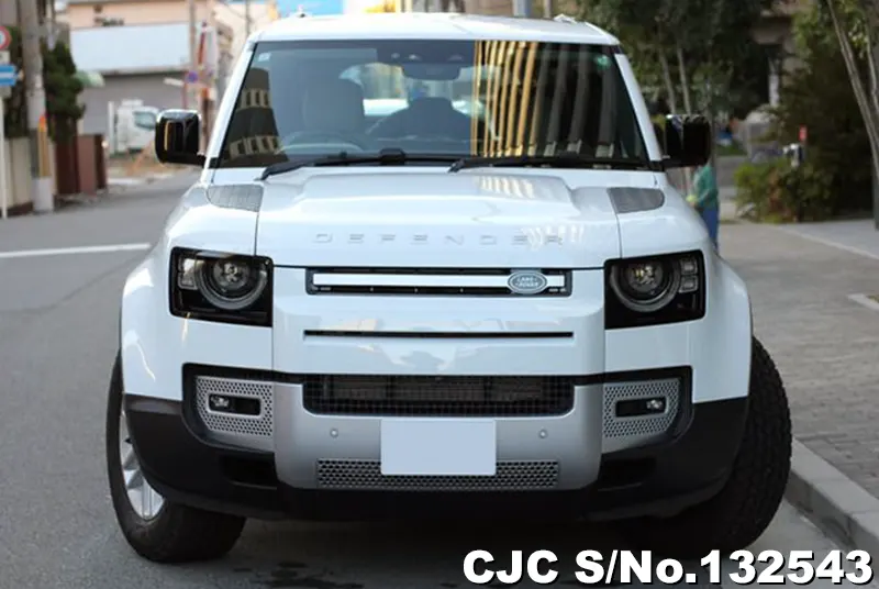 Land Rover Defender in White for Sale Image 4