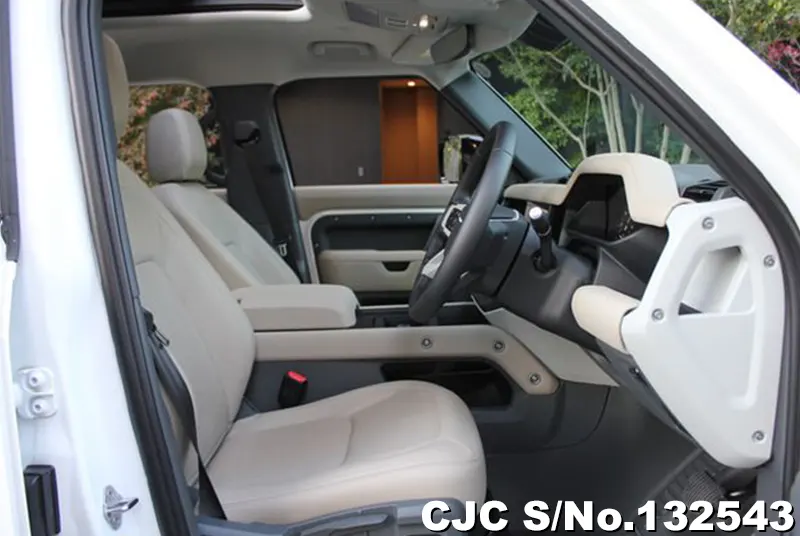 Land Rover Defender in White for Sale Image 7