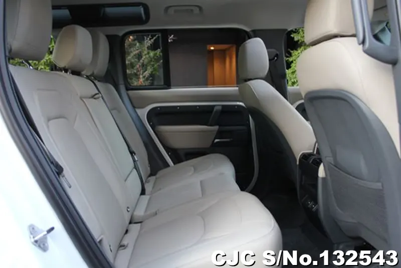 Land Rover Defender in White for Sale Image 9