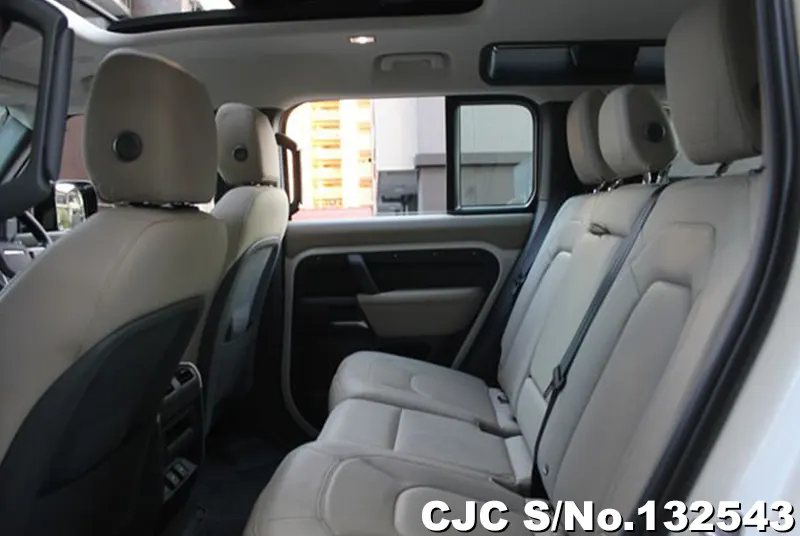 Land Rover Defender in White for Sale Image 10