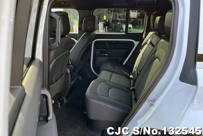 Land Rover Defender in White for Sale Image 11