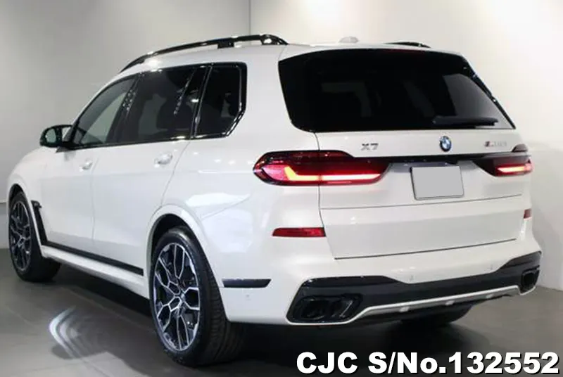 BMW X7 in White for Sale Image 1