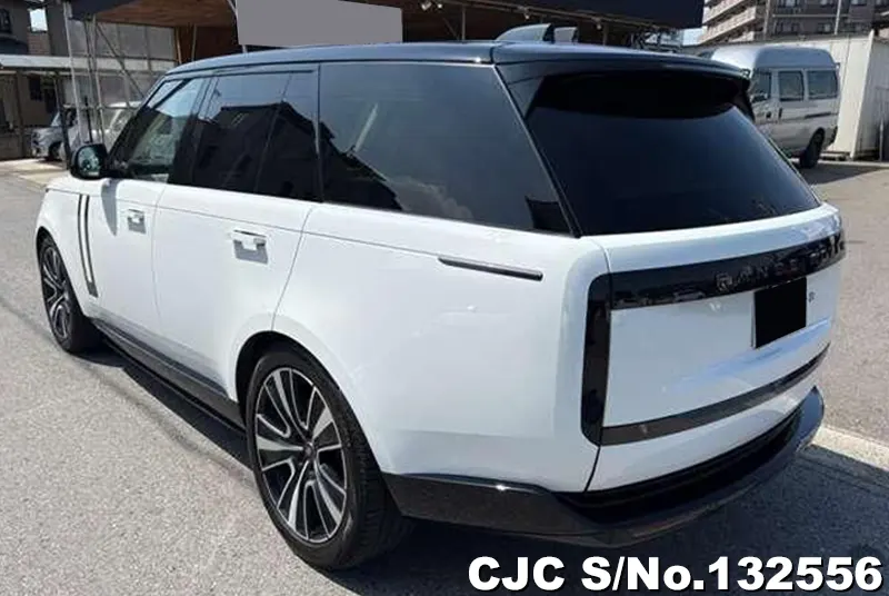 Land Rover Range Rover in White for Sale Image 1