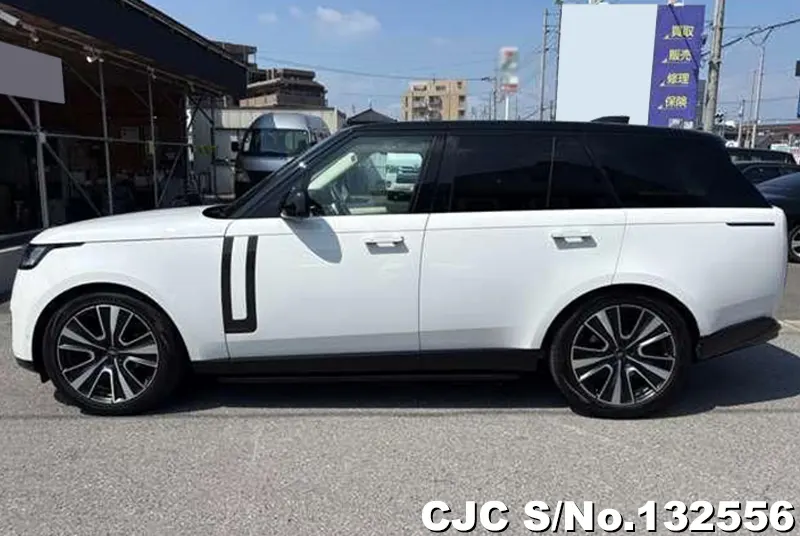 Land Rover Range Rover in White for Sale Image 6