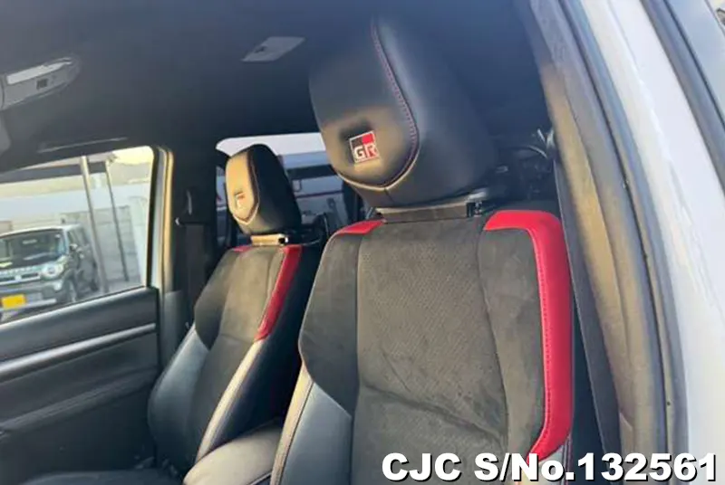 Toyota Hilux in White for Sale Image 10