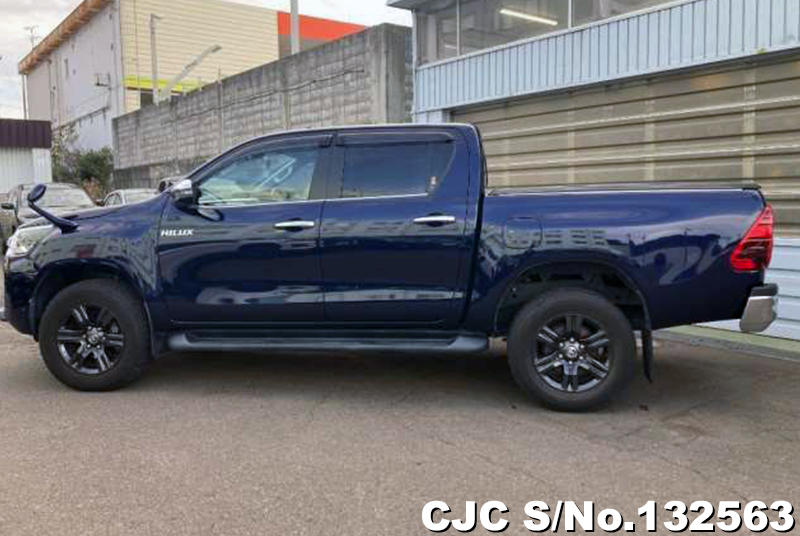 Toyota Hilux in Black for Sale Image 5