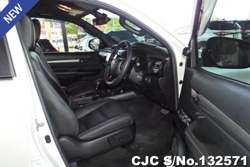 2021 Toyota / Hilux / Revo Rocco Stock No. 132571