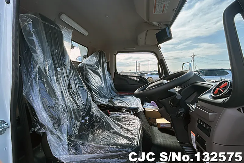 2025 Mitsubishi / Canter Stock No. 132575