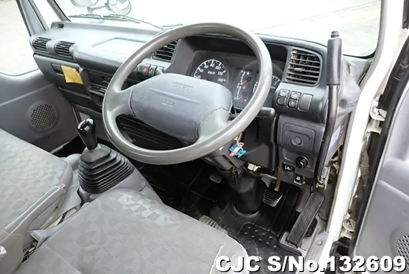 2005 Isuzu / Elf Stock No. 132609