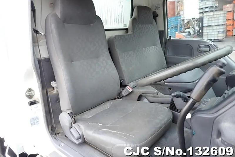 2005 Isuzu / Elf Stock No. 132609