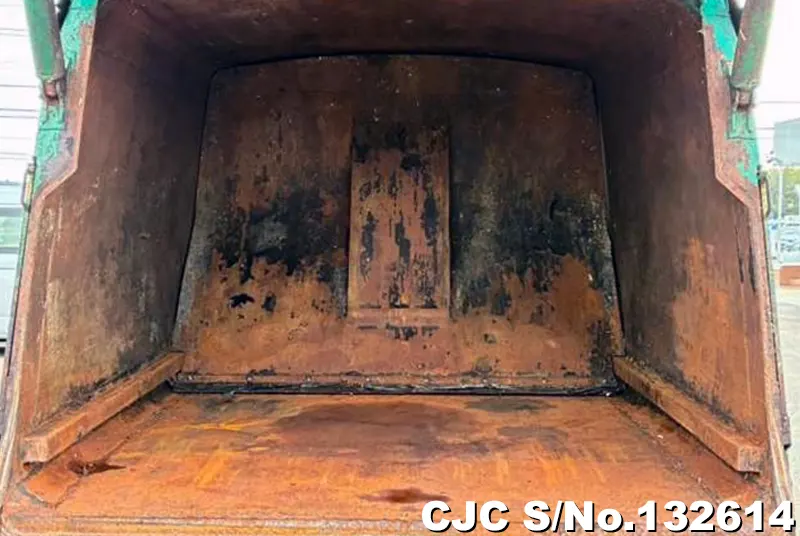 2009 Isuzu / Elf Stock No. 132614