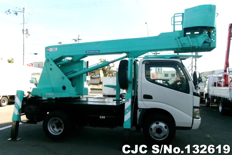 2006 Hino / Dutro Stock No. 132619