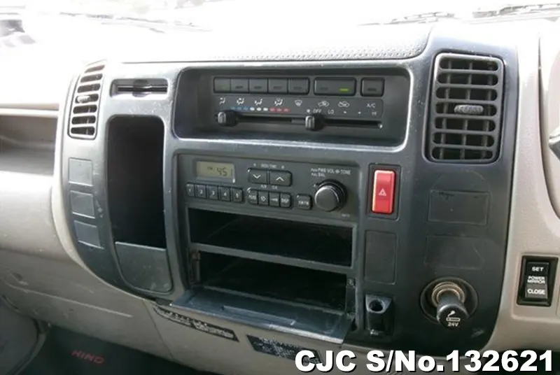 2000 Hino / Dutro Stock No. 132621