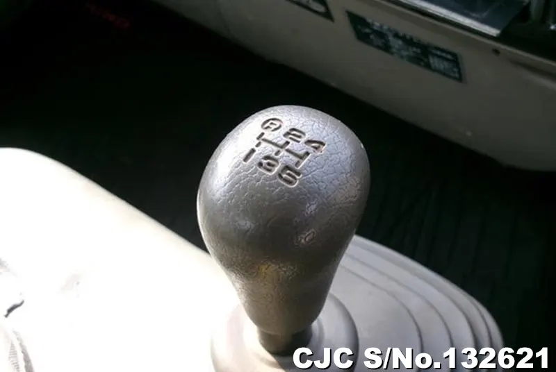 2000 Hino / Dutro Stock No. 132621