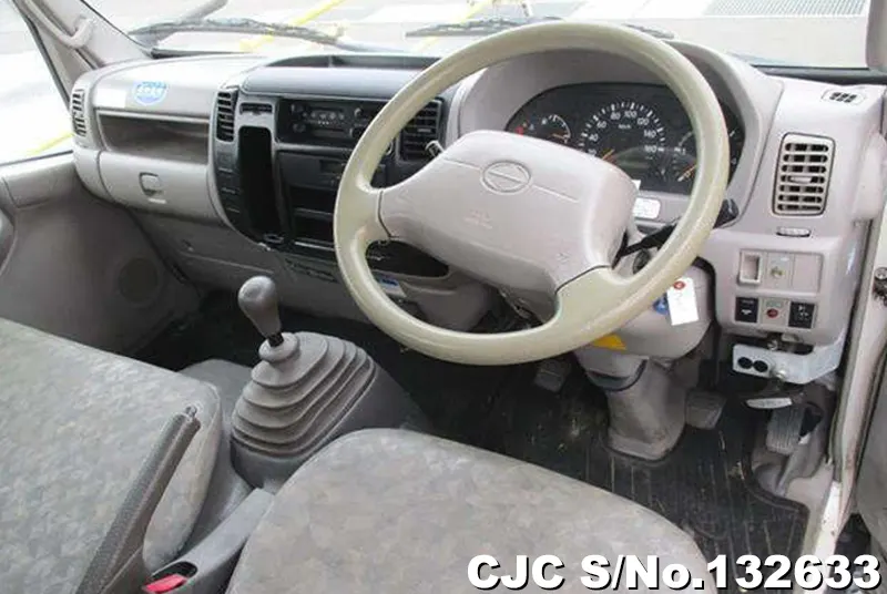 2010 Hino / Dutro Stock No. 132633