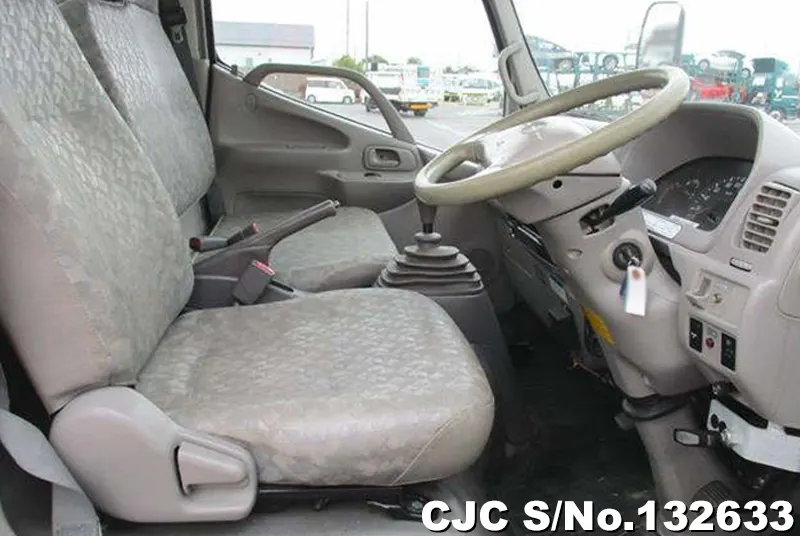 2010 Hino / Dutro Stock No. 132633