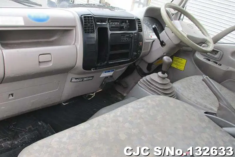 2010 Hino / Dutro Stock No. 132633