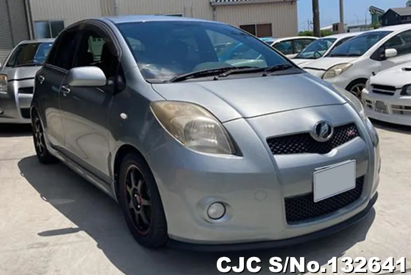 2006 Toyota / Vitz Stock No. 132641